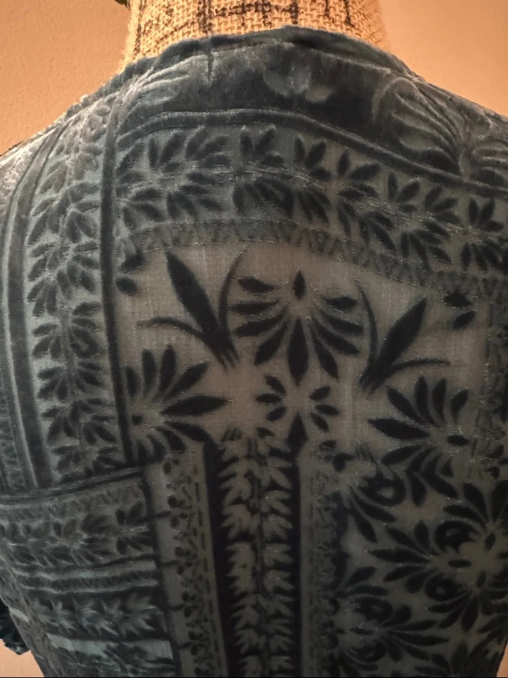 Johnny Was forecast green burnt out velvet short sleeve top. - Picture 6 of 7